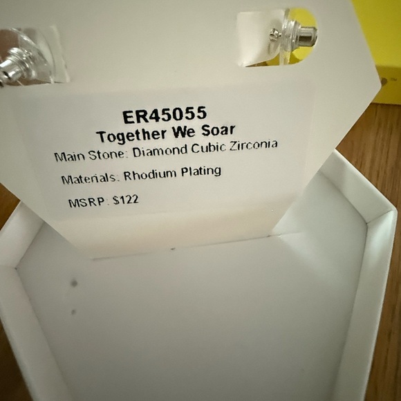 Bomb party new OG earrings: Together We Soar - Picture 3 of 3